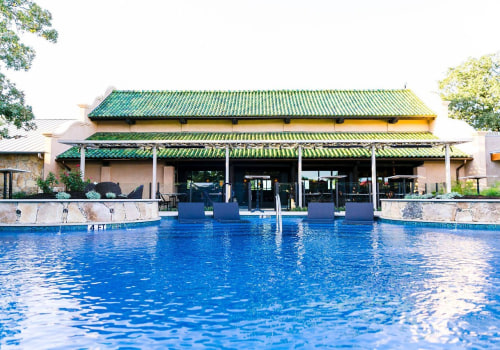 Do Health Clubs in Dripping Springs, TX Have Swimming Pools?